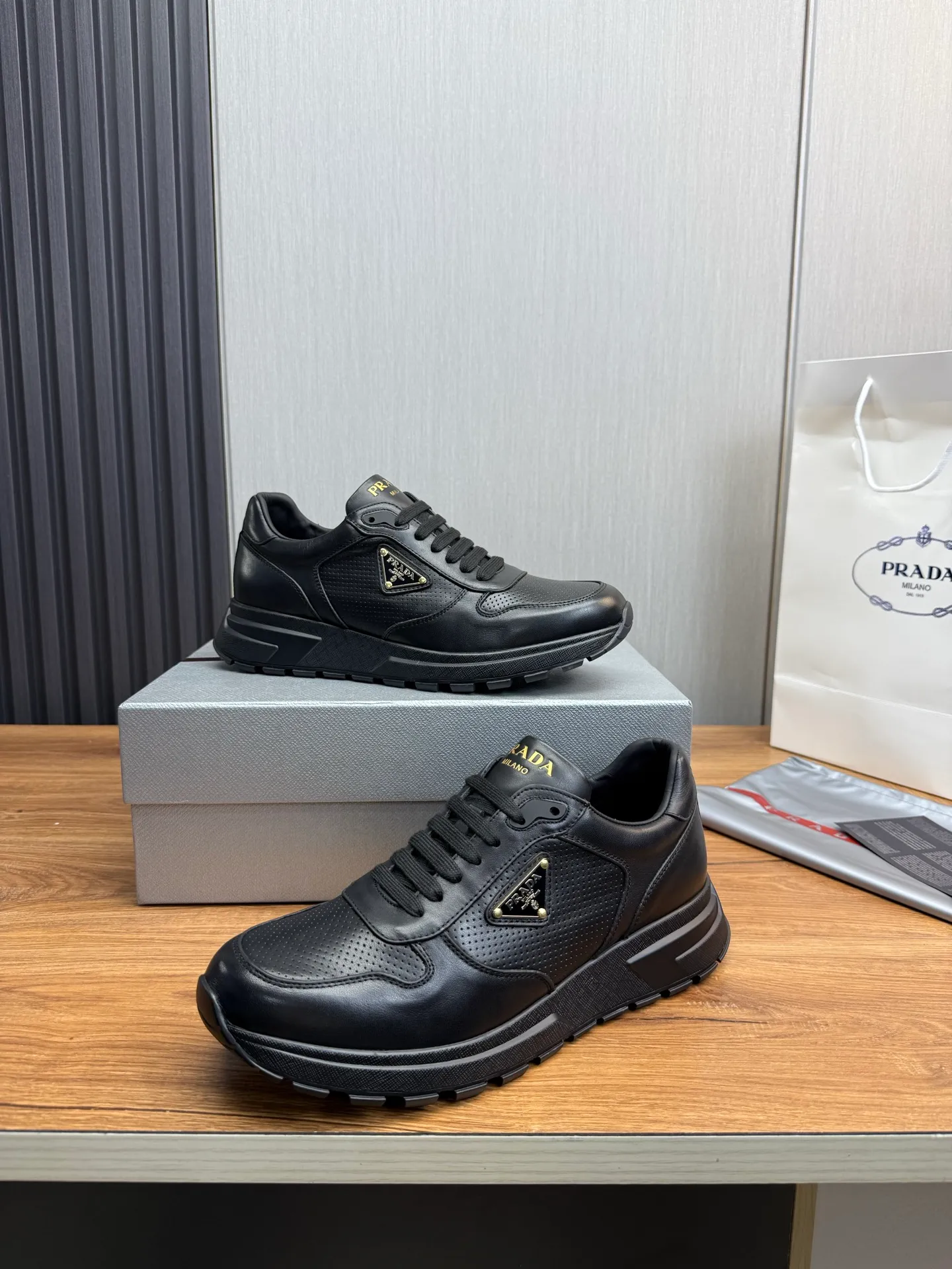 Men's shoes 💰580💰 [PRADA] Men's shoes are popular in the counter, official website is synchronized, 1 high-quality shipment ✔️Original cowhide punching + cowhide lining, 1🆚1 replica, original sole, 38-45 (45 customized, non-refundable)